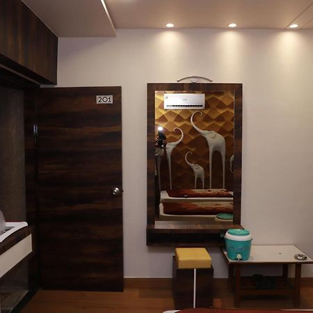 Hotel Darshan Amreli Zewnętrze zdjęcie