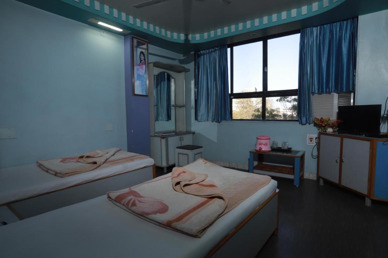 Hotel Darshan Amreli Zewnętrze zdjęcie